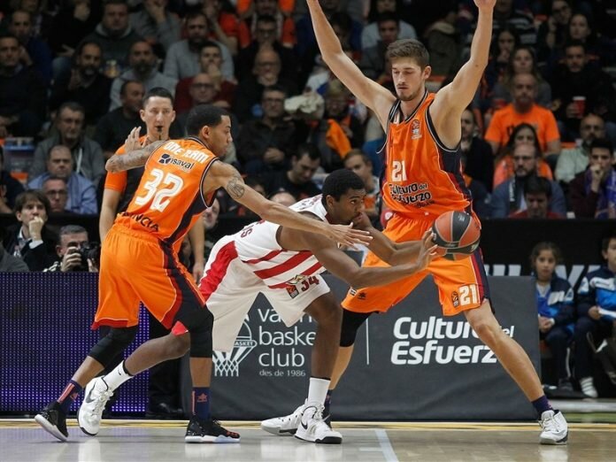 hollis-thompson-olympiacos-piraeus-eb17