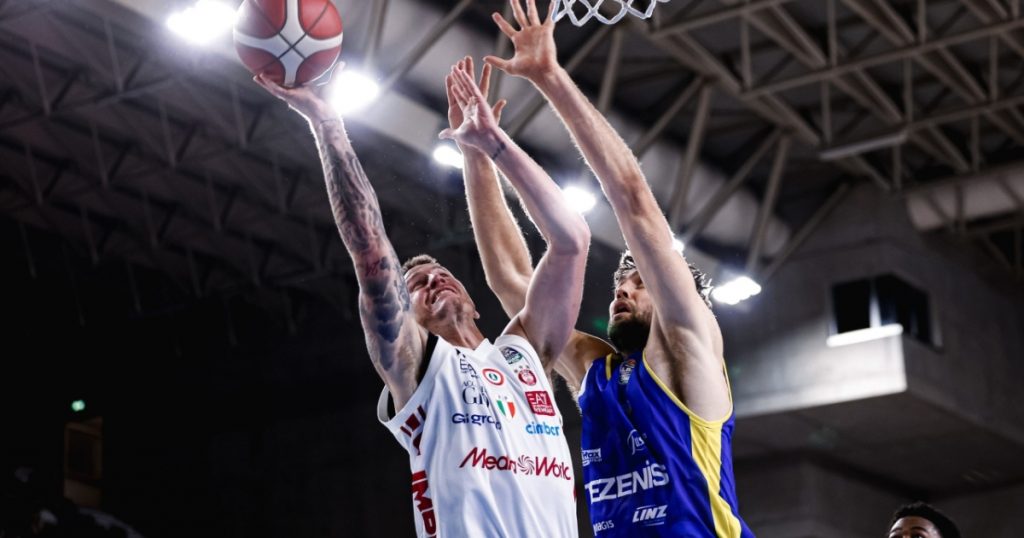 Θρίλερ στη Βερόνα: Αρμάνι ηττάται 75-72 από την ομάδα του Ποέτα σε ανατροπή σοκ
