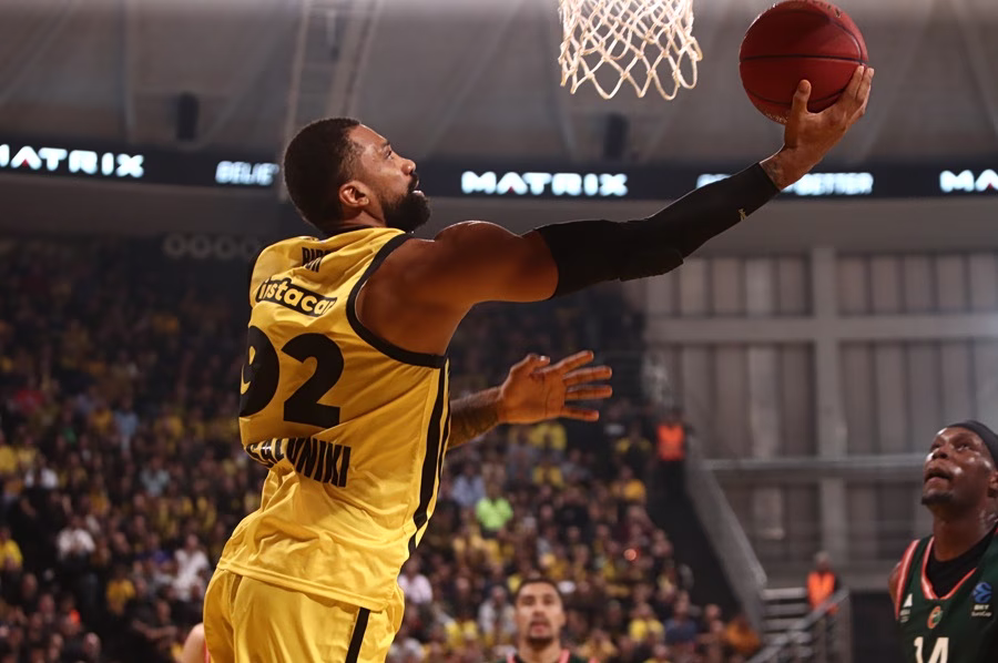 Άρης – Τσεντεβίτα 78-73: Ο Σπανούλης οδηγεί την ομάδα του σε νίκη και 5Χ5 με έξι διψήφιους!